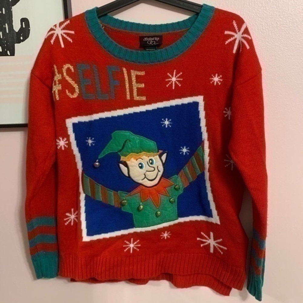 Hooked up | ugly Christmas sweater
